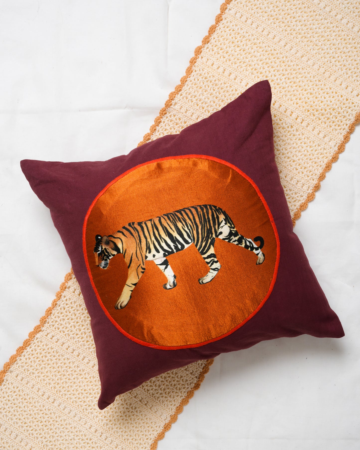 Round patch cushion cover