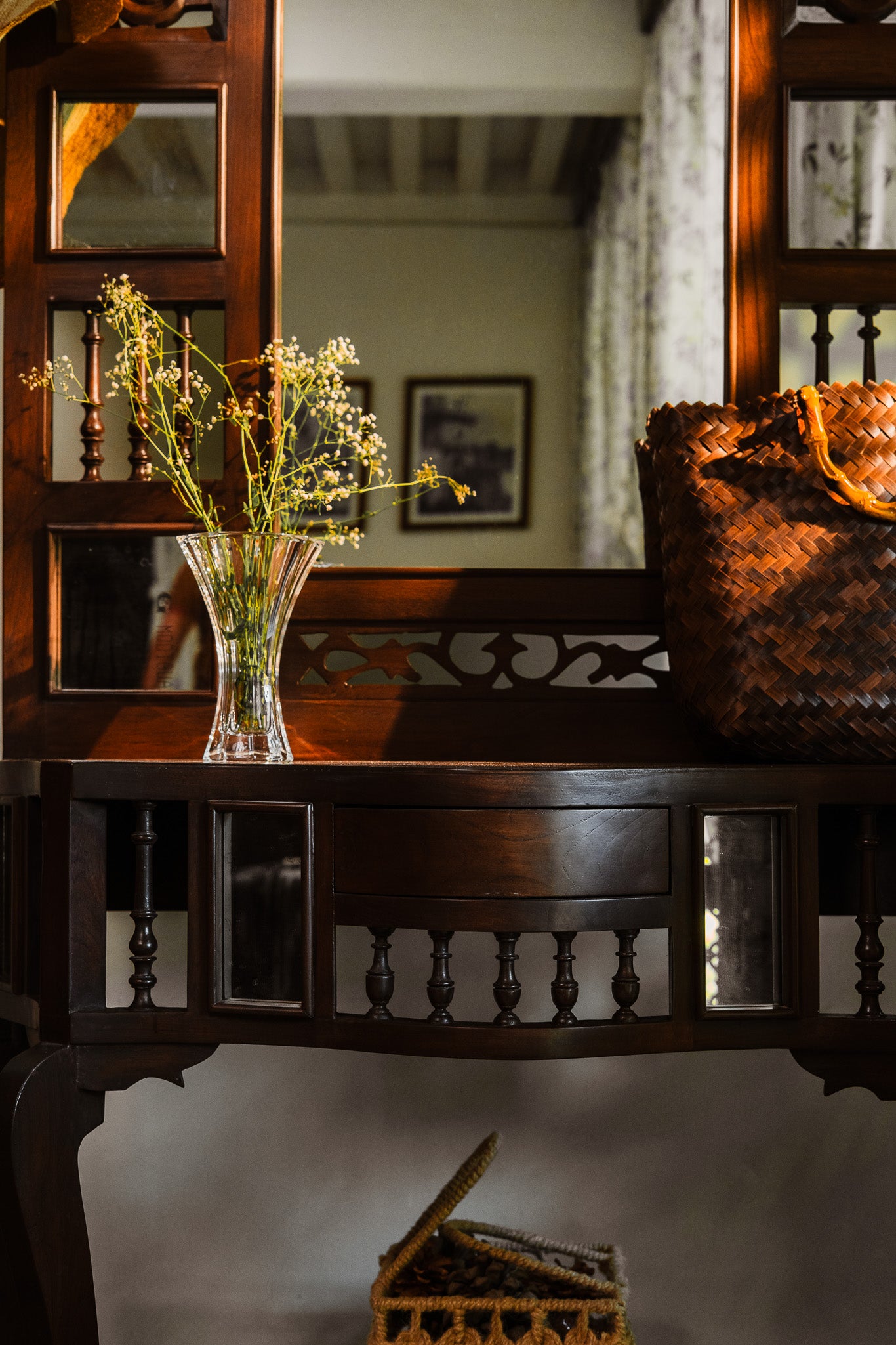 Foyer stand
