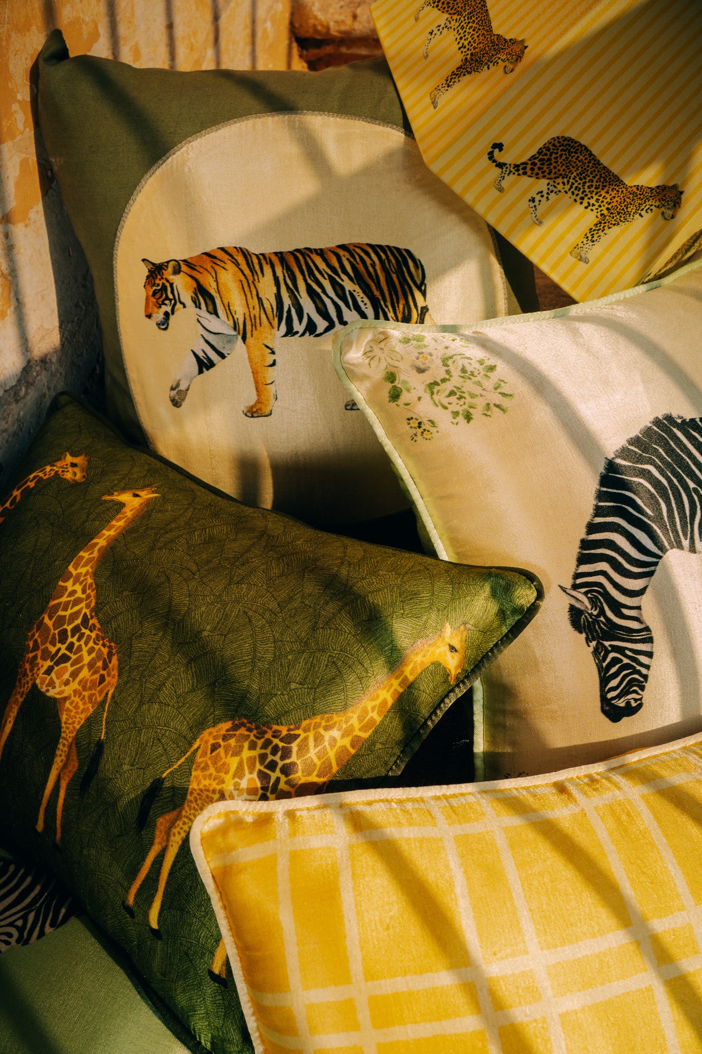 Girrafe cushion cover with leaf patterned background
