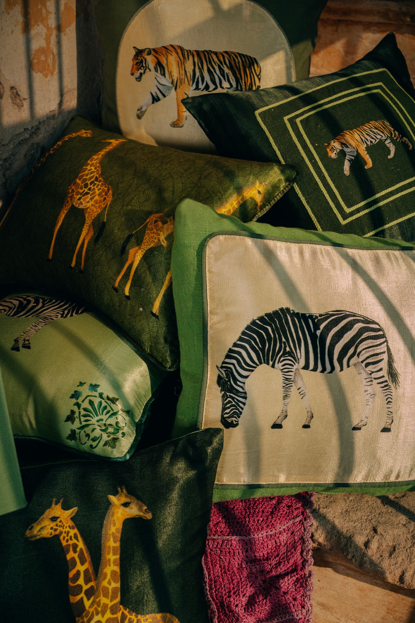 Girrafe cushion cover with leaf patterned background