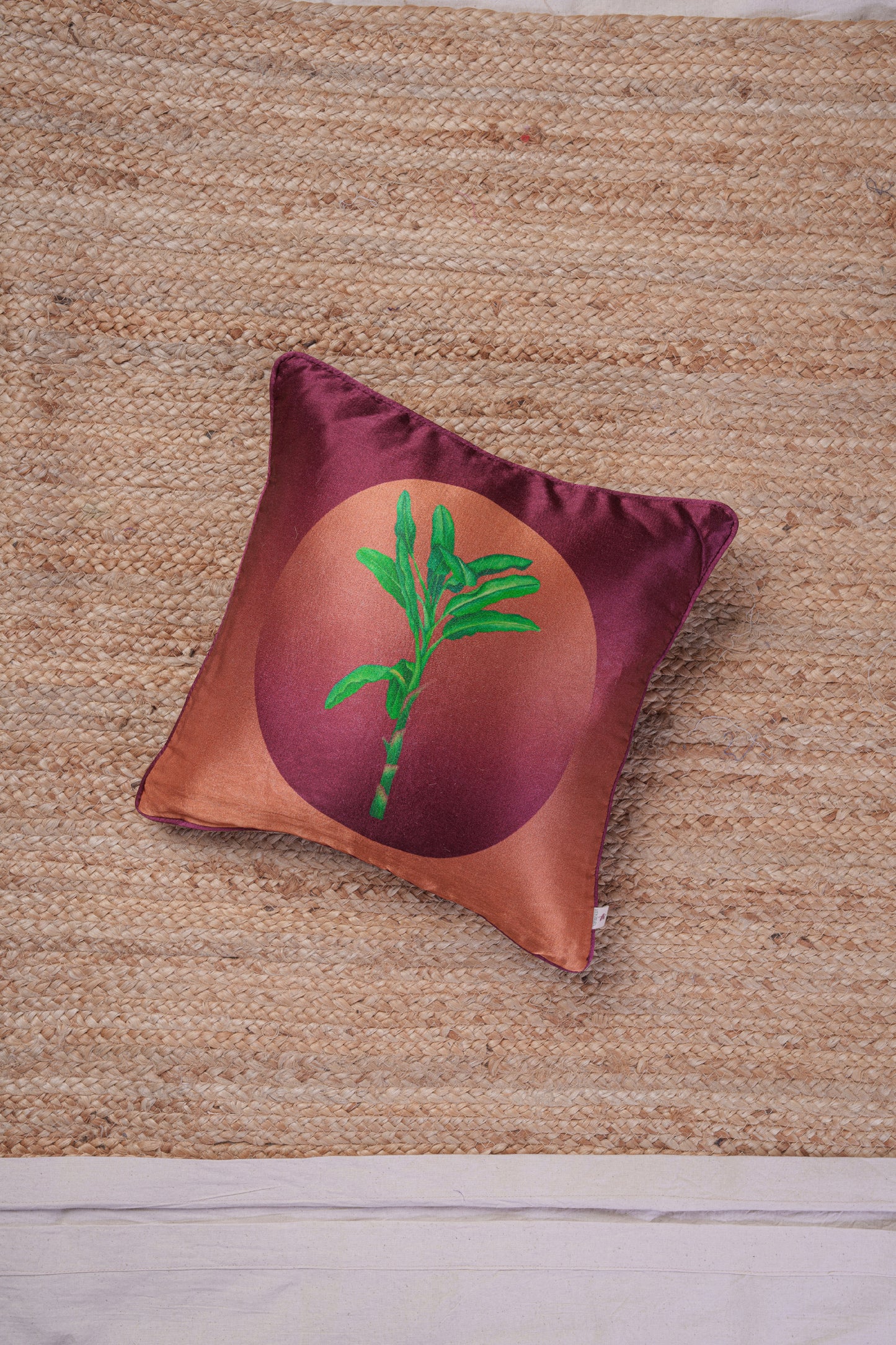 Round Grandient Print cushion cover