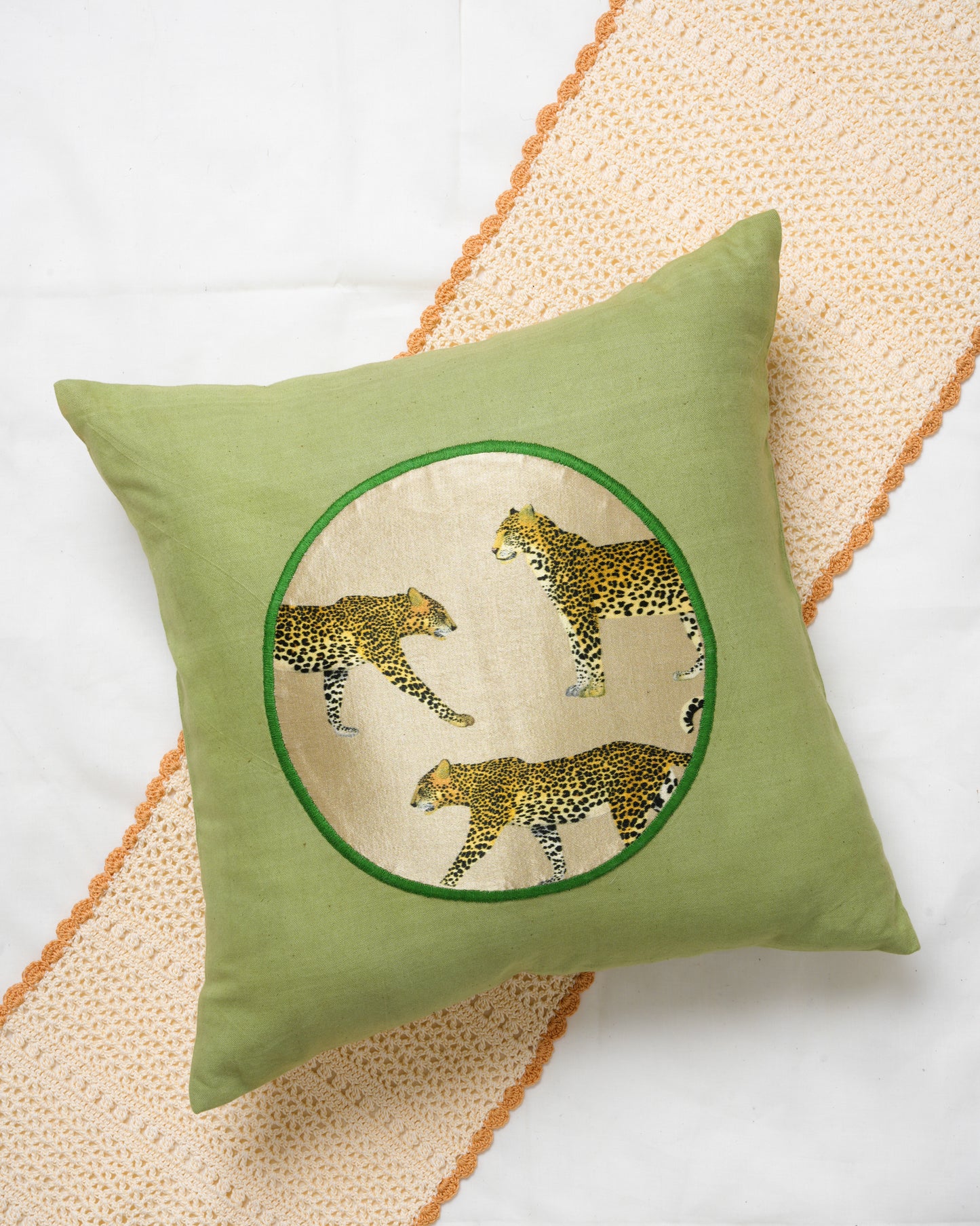 Round patch cushion cover