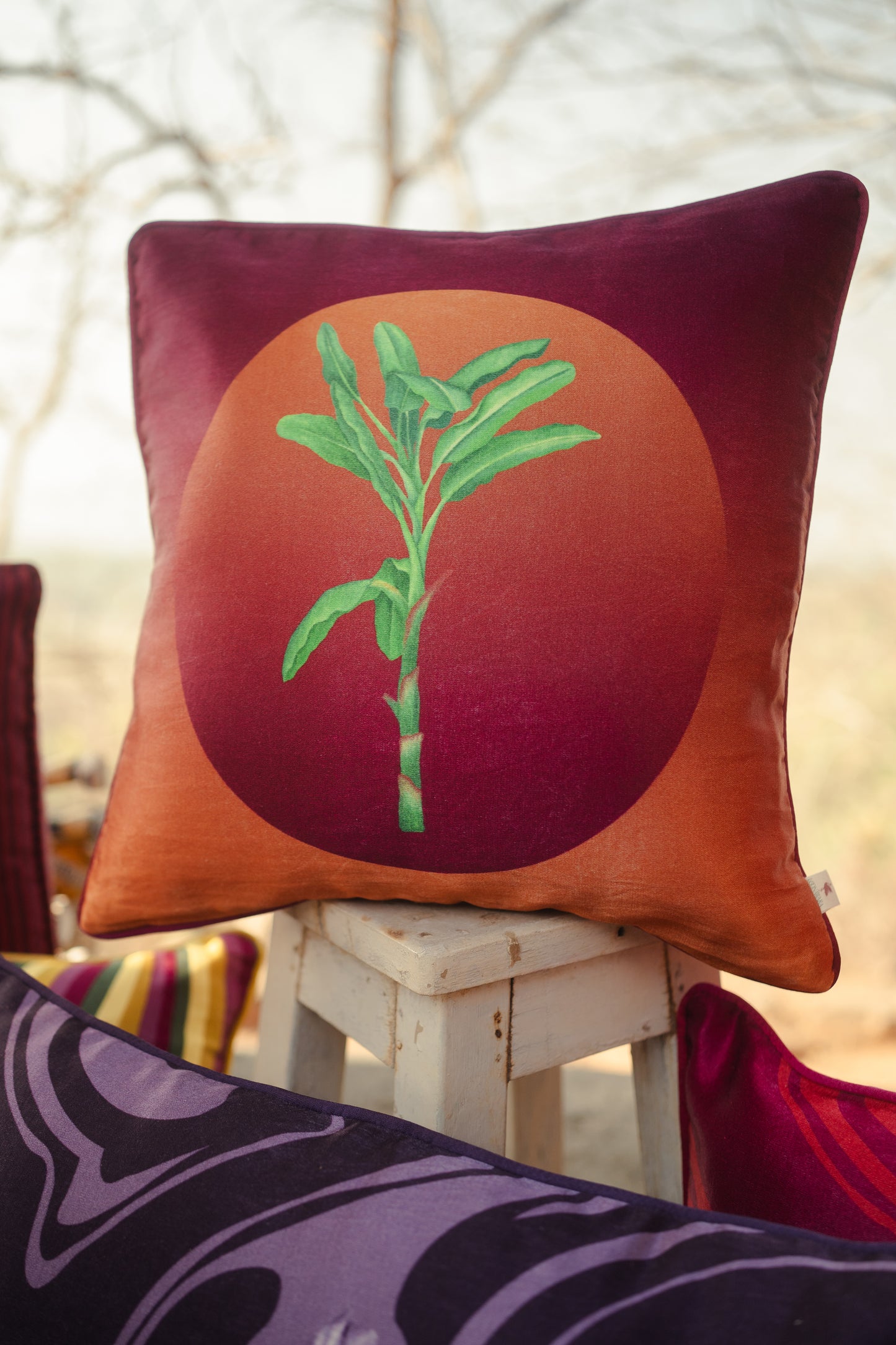 Round Grandient Print cushion cover